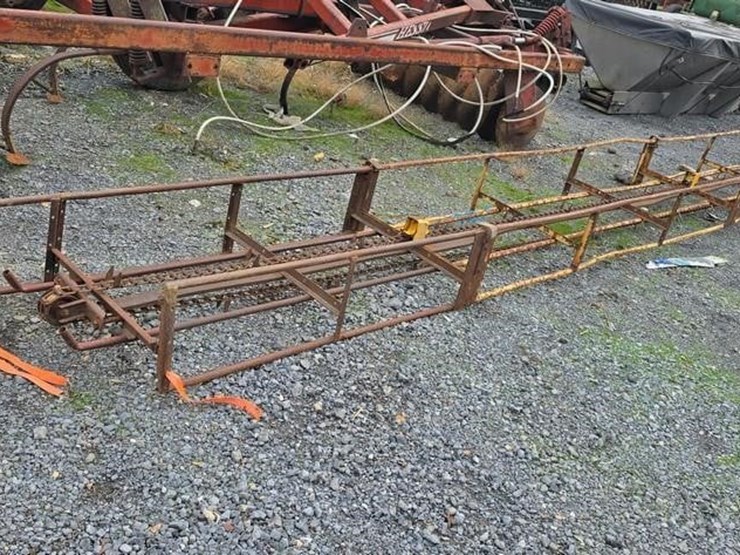 new-holland-132-image-3
