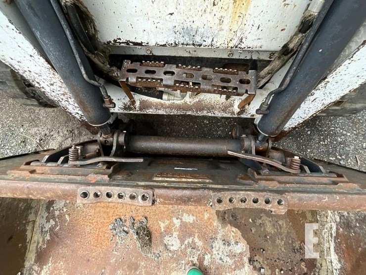 2010-bobcat-t650-image-58