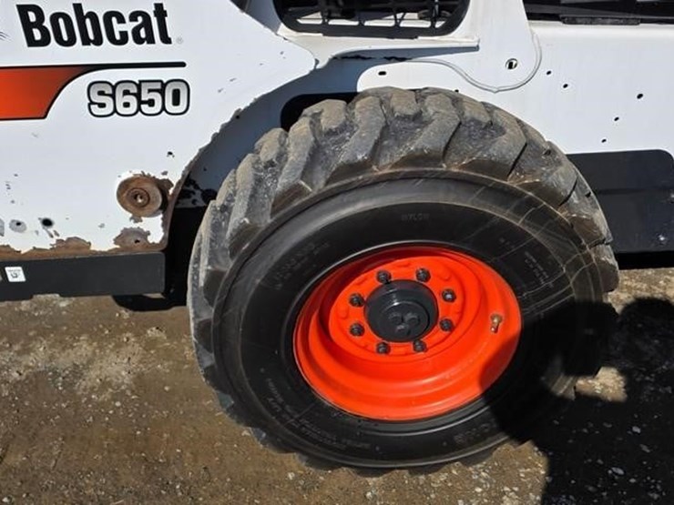 2016-bobcat-s650-image-14