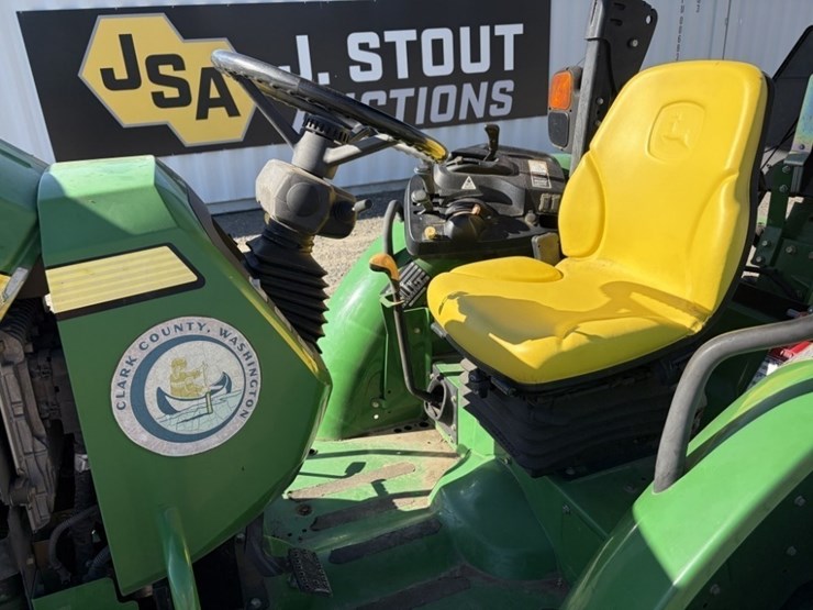 2013-john-deere-5085m-image-19