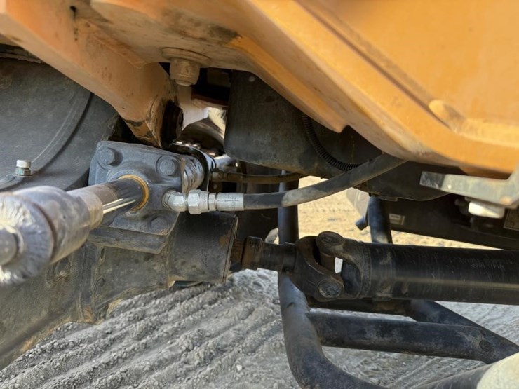 2019-case-570n-ep-skip-loader-image-47