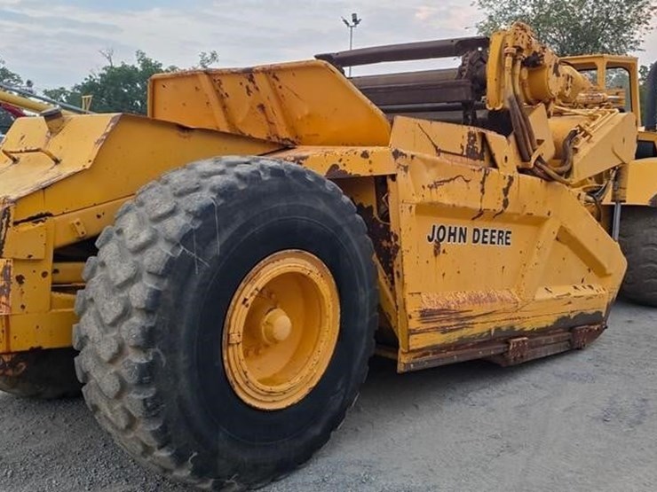 1984-deere-762a-image-3