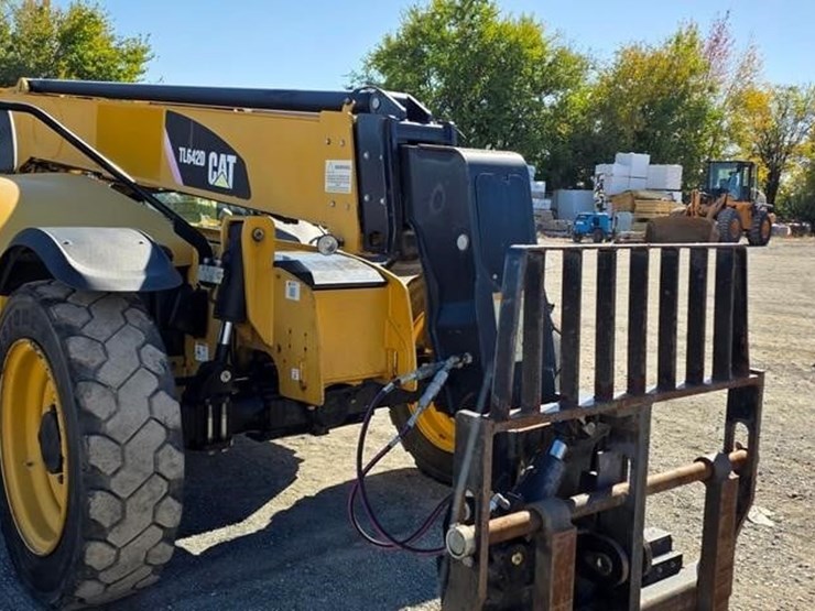 2018-caterpillar-tl642d-image-35