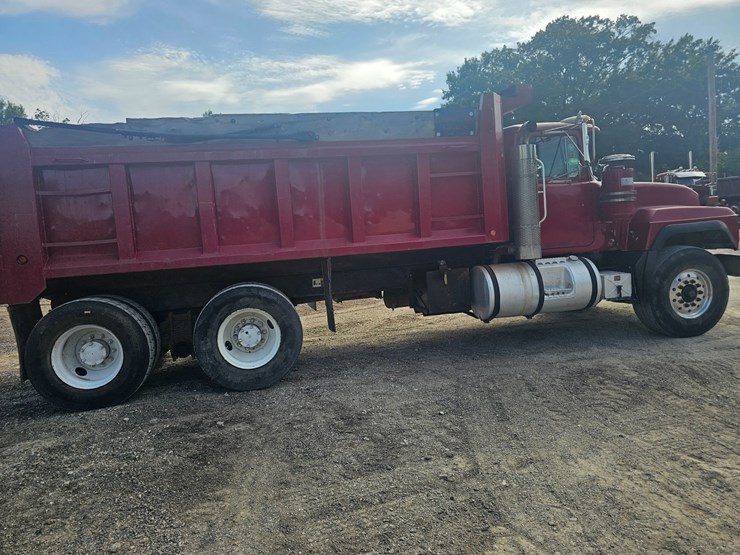 #15804-•-1998-mack-rd688s-dump-truck-image-30