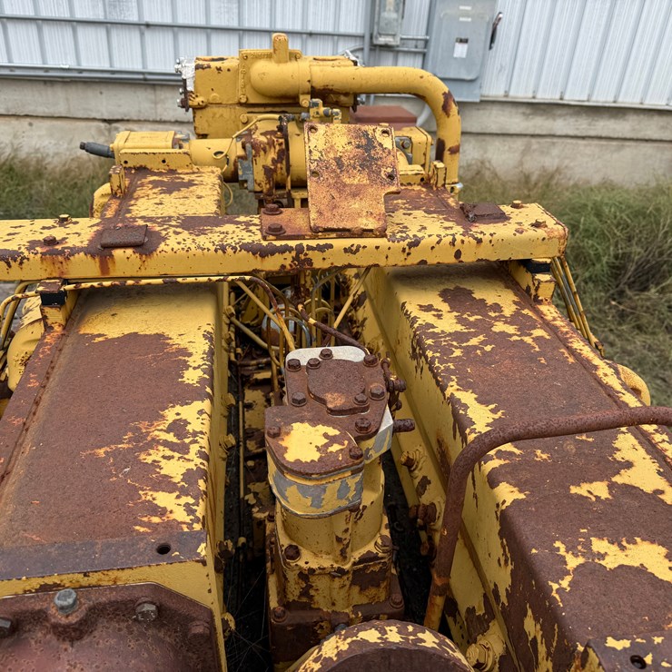 CATERPILLAR D379