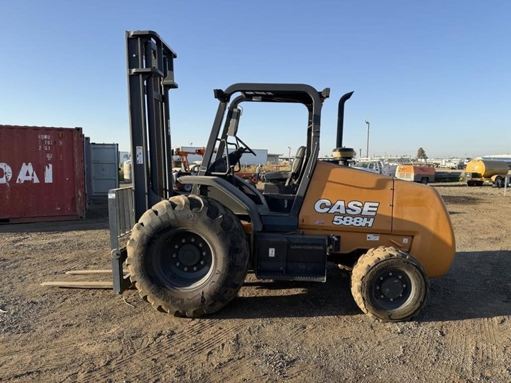 2019-case-588h-rough-terrain-forklift-image-5