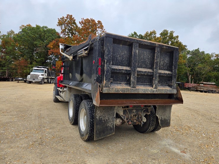 2012-caterpillar-ct660-image-12