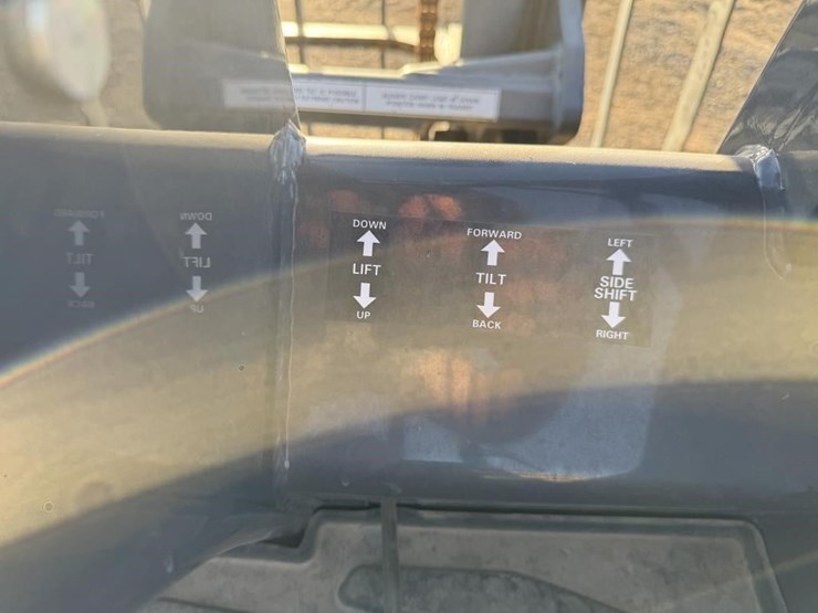 2019-case-588h-rough-terrain-forklift-image-11
