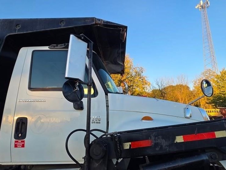 2006-international-durastar-4300-image-26