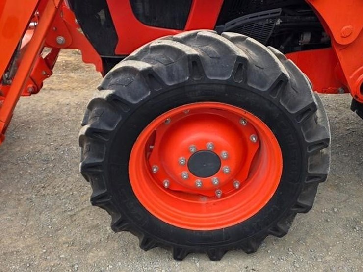 2017-kubota-m5-091d-image-11