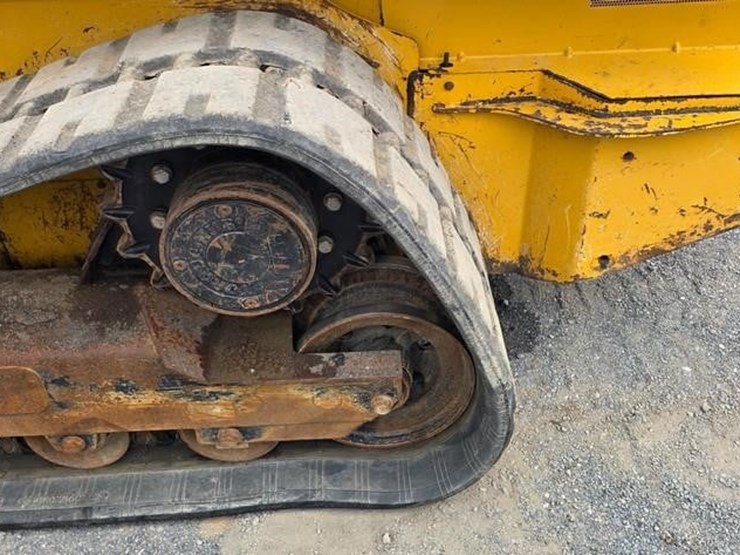 2017-deere-323e-image-24