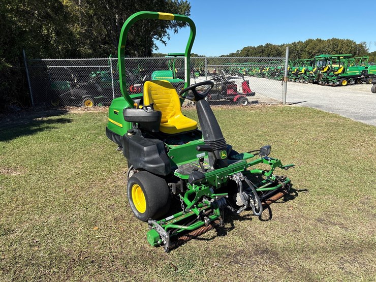 #1060-•-john-deere-2500e-riding-greensmower-image-6