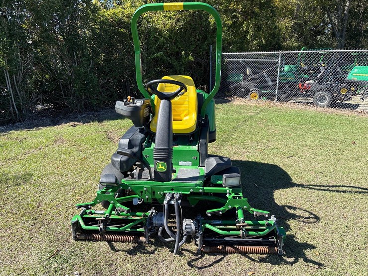 #1060-•-john-deere-2500e-riding-greensmower-image-7