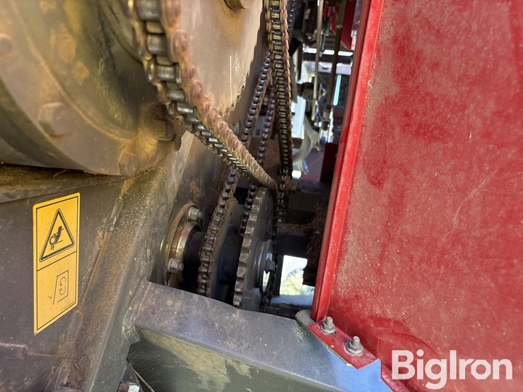 massey-ferguson-hesston-1840-small-square-baler-&-hoelscher-accumulator-image-11