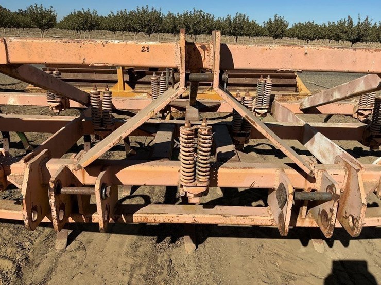 custom-24'-3-pt-vibra-shank-chisel-image-6