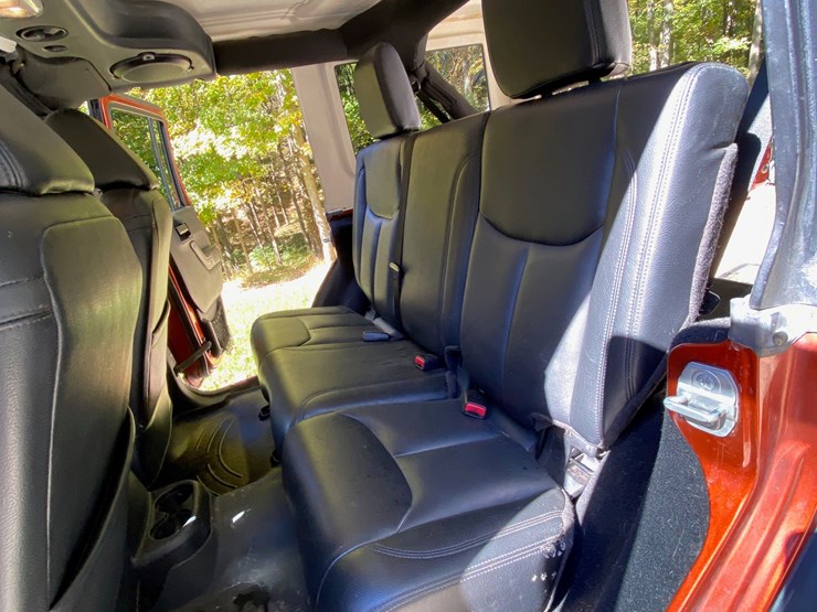 2014-jeep-wrangler-unlimited-image-16