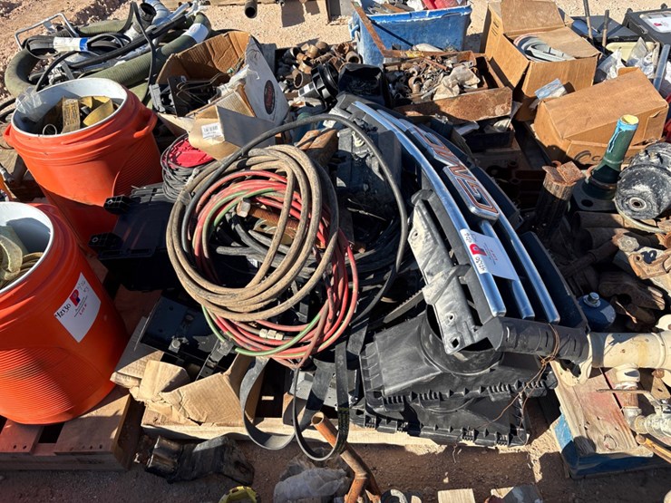 (3-pallets)-w/-water-coolers,-hydraulic-&-gas-hoses,-ratchet-straps,-slip-dies,-flanges,-etc.-image-5