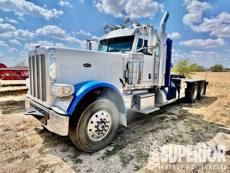 2019-peterbilt-389-t/a-winch-truck-w/-day-cab-image-3
