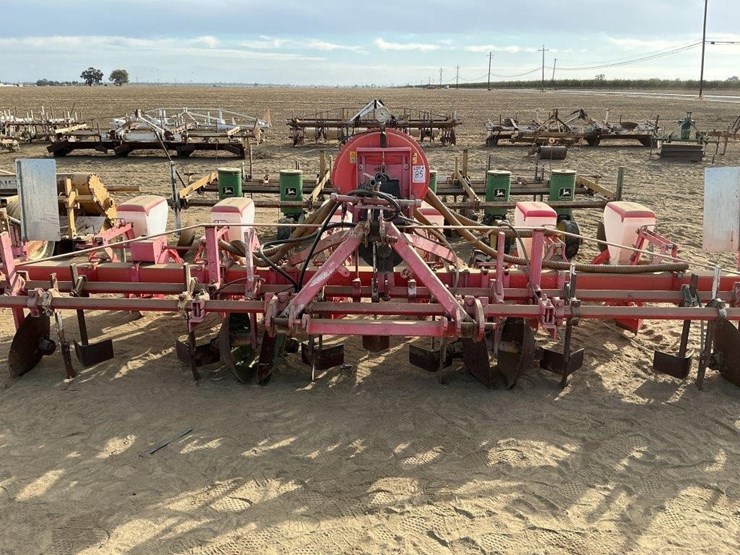 gaspardo-sp540-3-pt-6-row-30"-air-planter-image-3