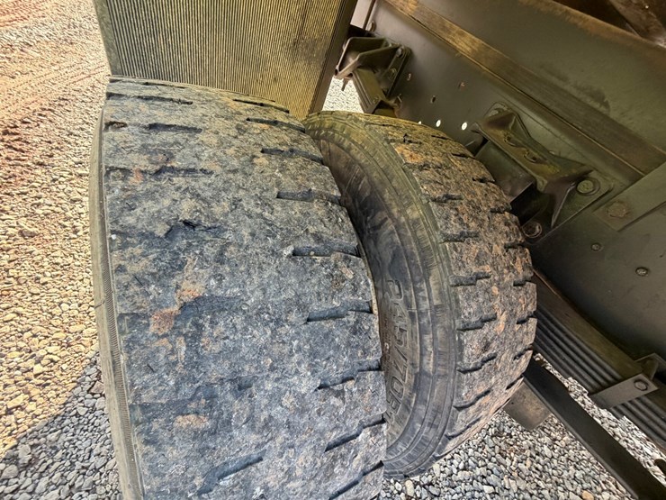#4552-•-ford-f-650-flatbed-truck-image-54