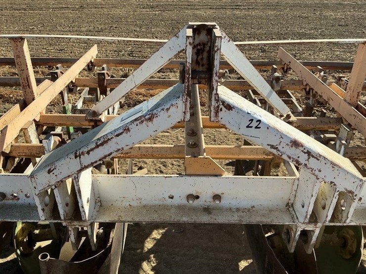 johnson-3-pt-3-row-60"-cultivator-image-7