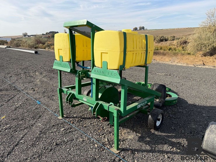 rain-flo-model-1200-2-row-vegetable-transplanter-image-3