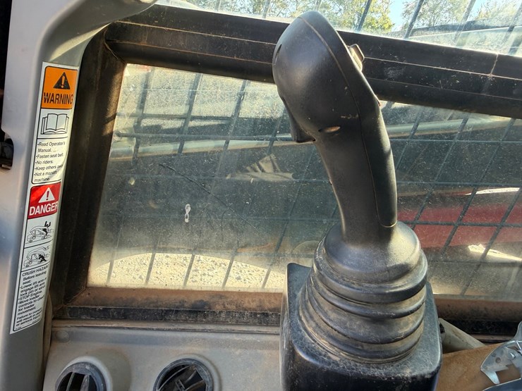 #4093-•-2023-new-holland-c334-tracked-skid-steer-image-45
