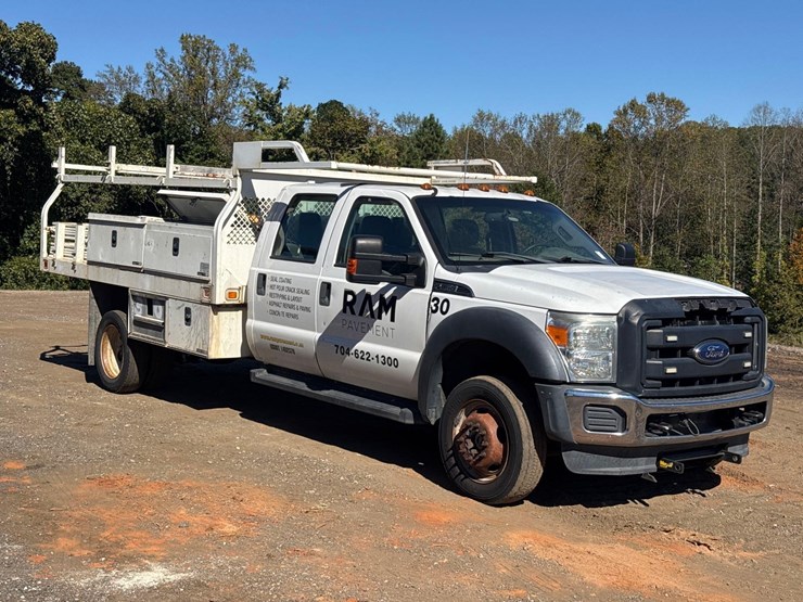 2016-ford-f550-image-9