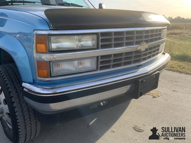1993-chevrolet-gmt-400-k3500-4x4-extended-cab-dually-pickup-image-11