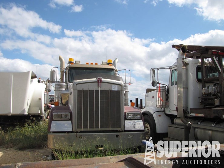 2011-kenworth-w900b-t/a-day-cab-road-winch-truck-image-11