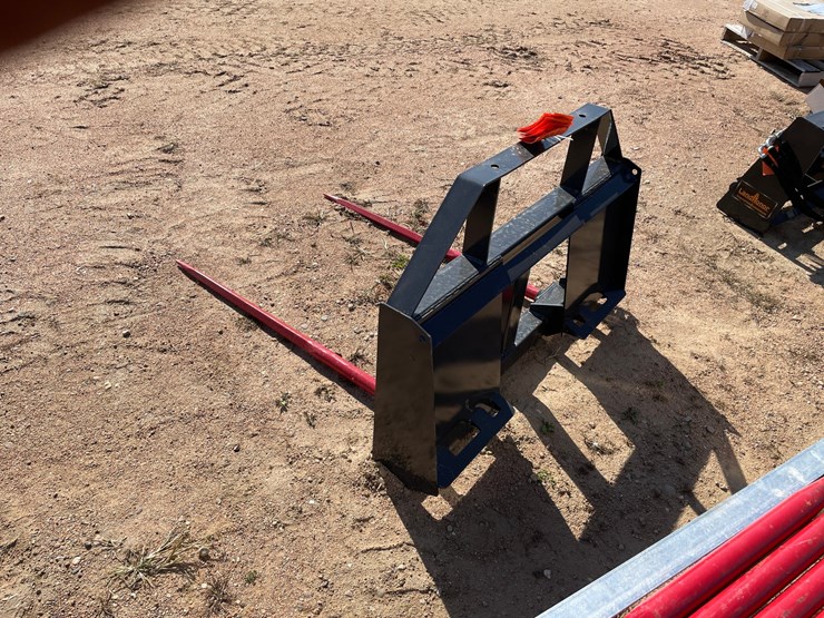 #4096-•-landhonor-bale-spear-frame-attachment-image-4