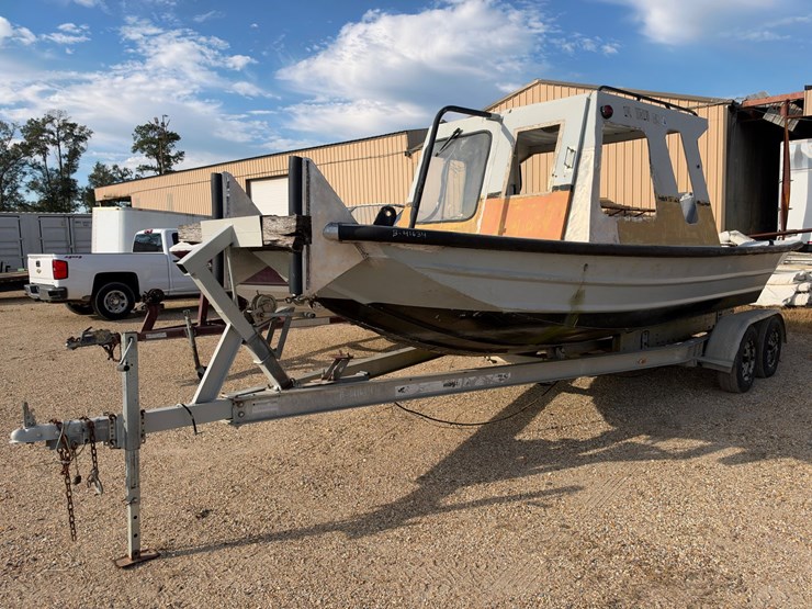 #41634-•-20-ft-welded-aluminum-boat-and-trailer-image-2