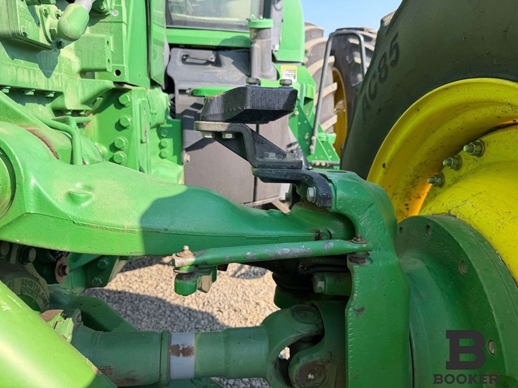 2011-john-deere-8335r-tractor-image-19