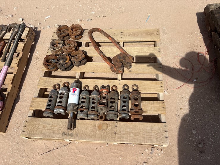 pallet-w/-(7)-rod-tong-heads,-(8)-rod-transfers,-&-(1)-plate-type-rod-elevator-image-1