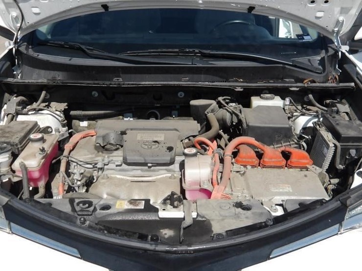 2017-toyota-rav4-xle-image-9