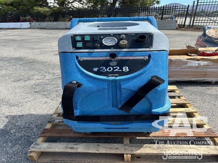 edic-9000i-hs-multi-surface-extractor-image-1