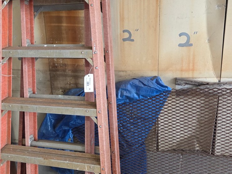 #18-•-8-ft-"a"-ladder-with-8-ft-extension-image-3