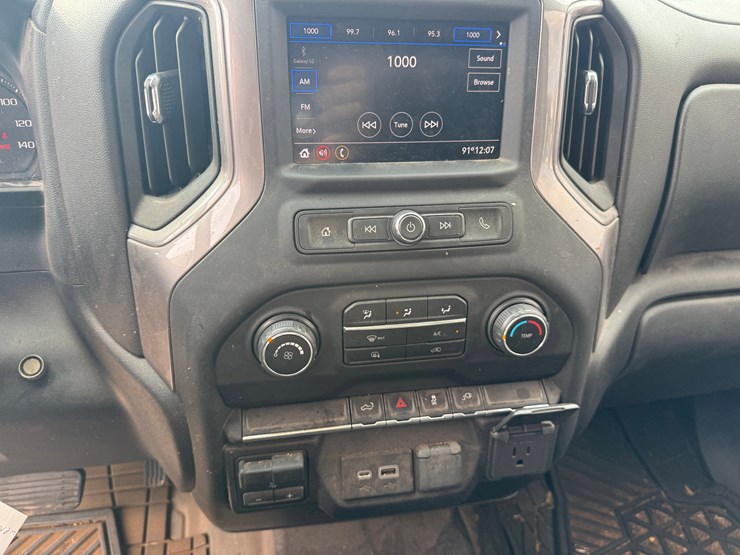 2021-chevrolet-silverado-2500hd-image-19
