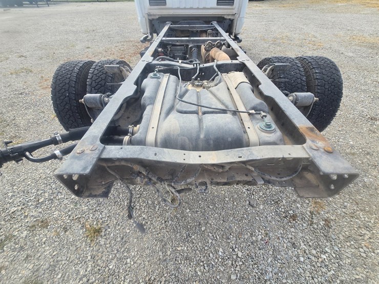 2021-ford-f350-image-48