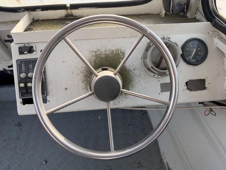 #41634-•-20-ft-welded-aluminum-boat-and-trailer-image-15