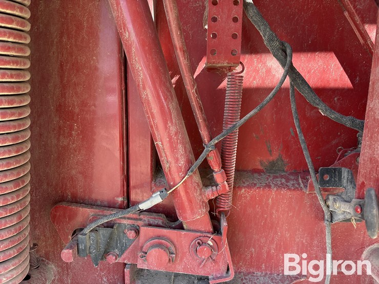 2012-case-ih-premium-rb564-round-baler-image-16