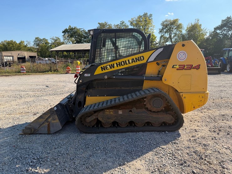 #4093-•-2023-new-holland-c334-tracked-skid-steer-image-2