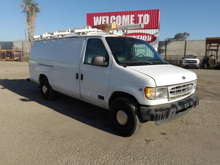 2002-ford-e350-image-2