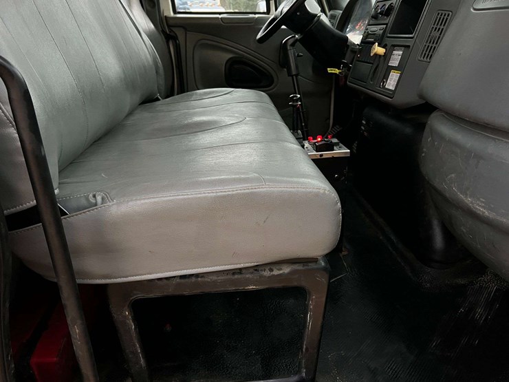 2007-international-7400-tandem-axle-dump-truck-(181,761-miles)-image-28