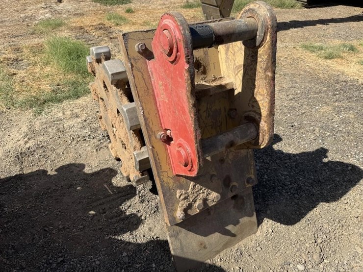 cat-24"-excavator-compaction-wheel-image-8