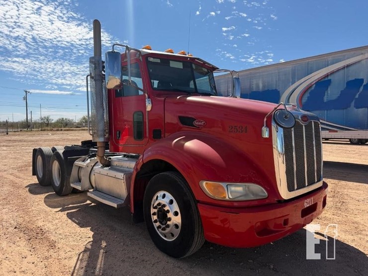 2013-peterbilt-386-image-2