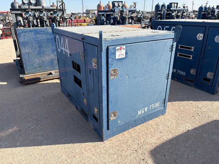 self-contained-20k-wp-grease-injection-unit-combo-p/b-8.4-kw-isuzu-diesel-generator-image-1