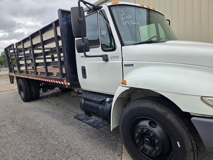 #3-•-2008-international-4300-truck---2008-international-flat-bed-truck-/-vin:-1htmmaal68h651072-/-64,362-miles-image-1