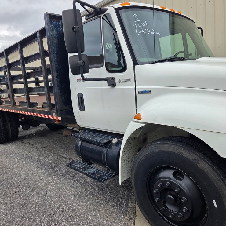 #3 • 2008 International 4300 Truck - 2008 International Flat Bed Truck / VIN: 1HTMMAAL68H651072 / 64,362 miles