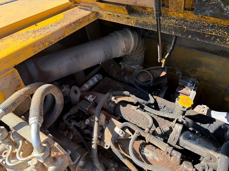 #4098-•-2015-john-deere-870g-lc-excavator-image-102